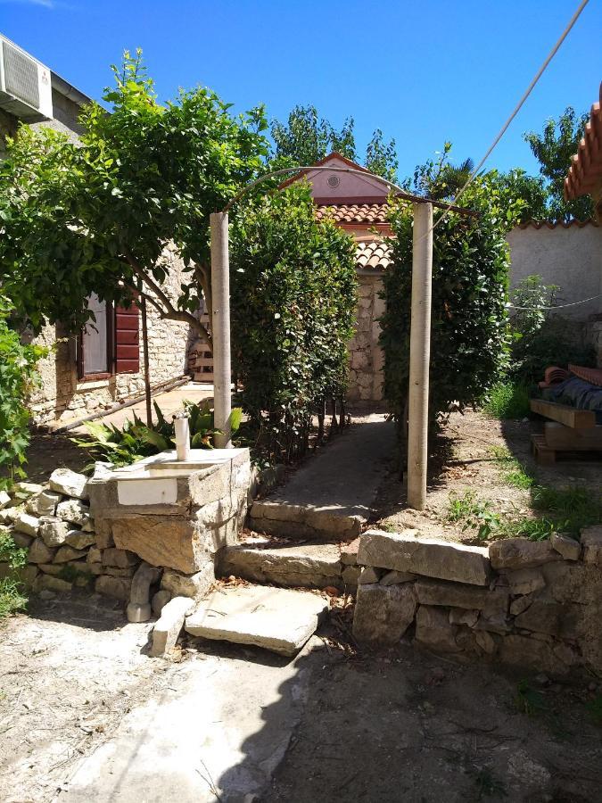 Vila Flora Susak Exteriör bild