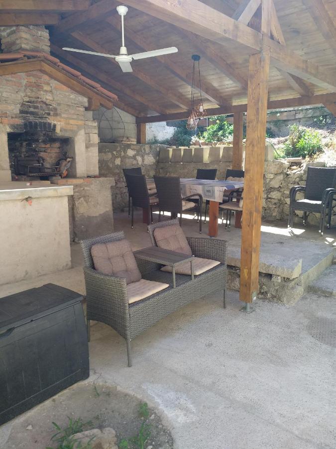 Vila Flora Susak Exteriör bild